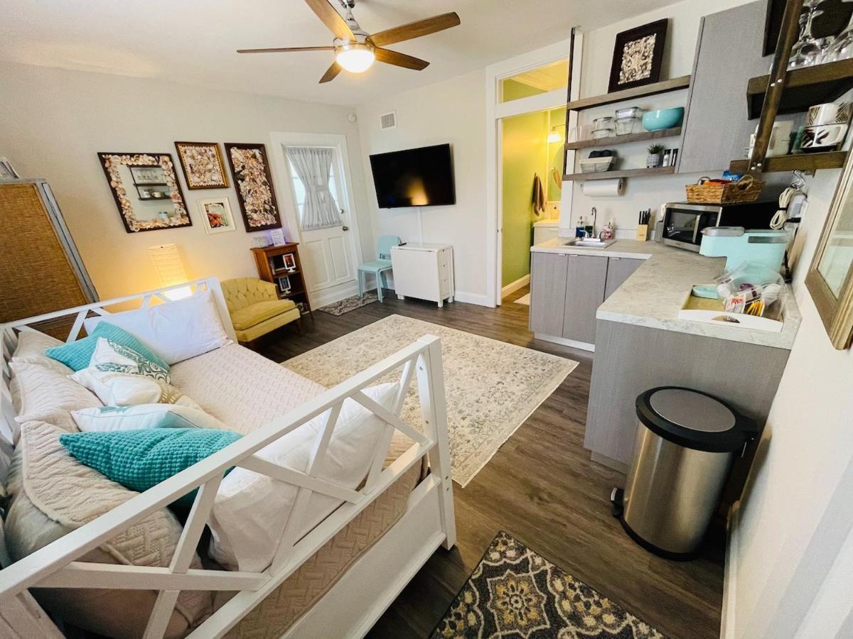 Coastal Chic Suite With Kitchenette And Private Entrance San Petersburgo Exterior foto